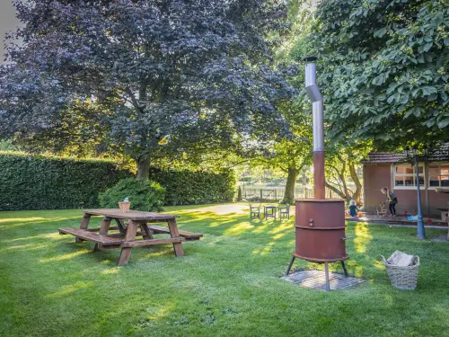 Klassieke vakantiewoning met speelschuur en buitenkachel
