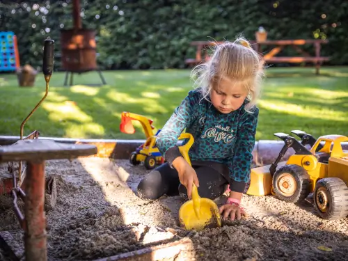 Klassieke vakantiewoning met speelschuur en buitenkachel