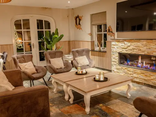 Luxe groepsaccommodatie met sauna, Finse kota en hottub