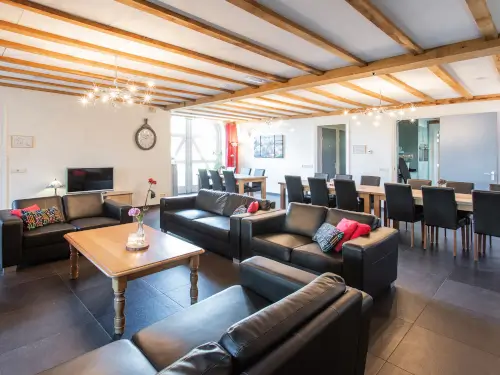 Luxe vakantiehuis met overdekt terras en buiten haard