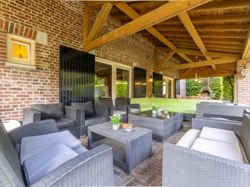Sfeervolle vakantieboerderij met groot overdekt terras