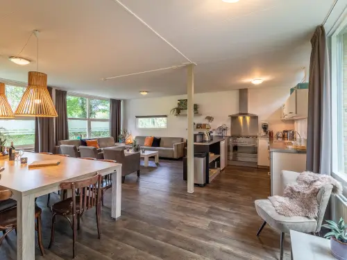 Gelegen op een landgoed met overdekt bos-terras