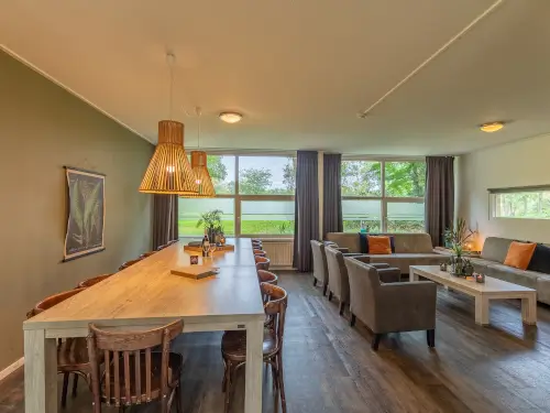 Gelegen op een landgoed met overdekt bos-terras