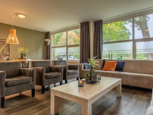 Gelegen op een landgoed met overdekt bos-terras