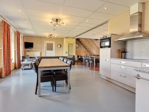 Bourgondisch genieten met bruin café en overdekt terras