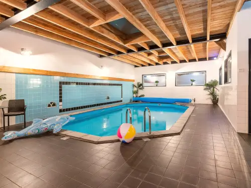 Exclusief vakantiehuis met binnenzwembad, sauna en whirlpool