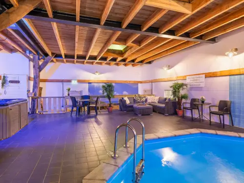 Exclusief vakantiehuis met binnenzwembad, sauna en whirlpool