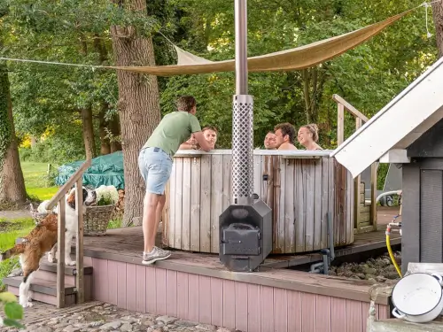 Vakantiehuis met overdekt terras, sauna en hottub