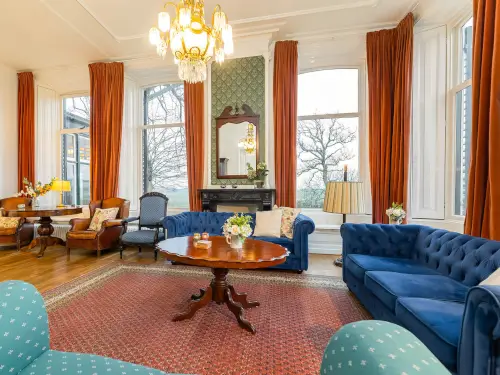 Exclusief vakantiehuis met privé binnenzwembad, bubbelbad & sauna