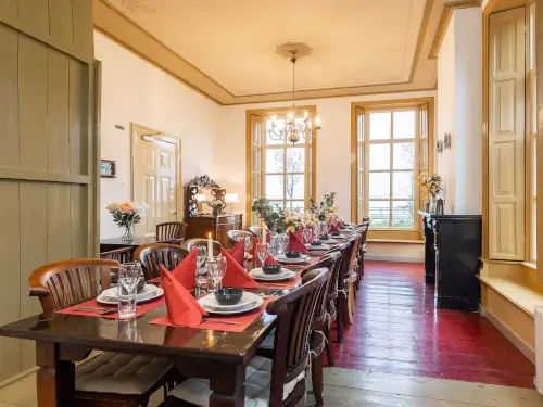 Exclusieve vakantiewoning inclusief privé binnenzwembad, bubbelbad & sauna