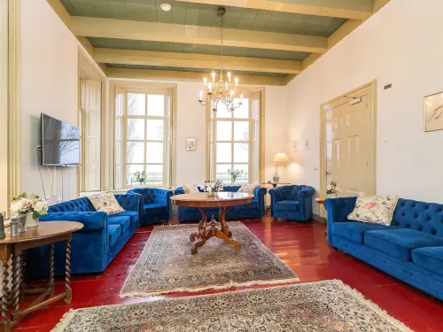 Exclusieve vakantiewoning inclusief privé binnenzwembad, bubbelbad & sauna