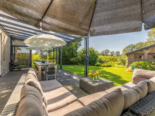 14 persoons vakantiehuis met ruim terras