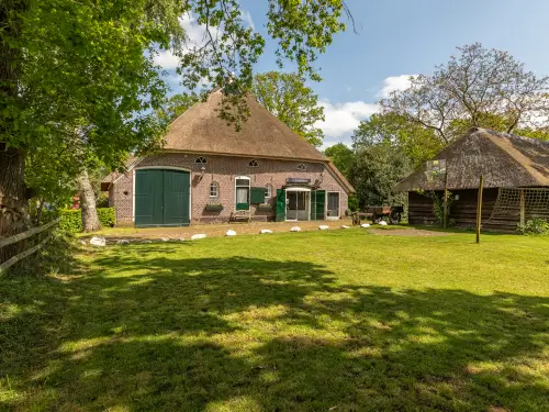 Karakteristieke vakantieboerderij met ruim terras