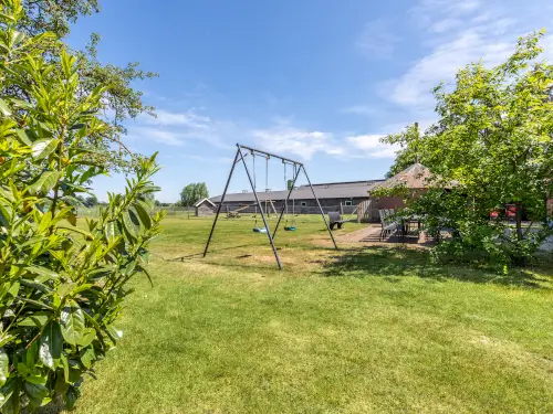 Gezellige vakantieboerderij met sportveld & trampoline