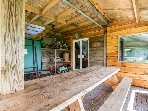 Knus vakantiehuis in Friesland met veranda en kampvuur