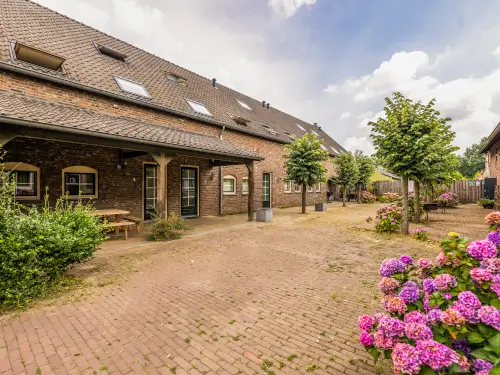 Historische vakantieboerderij met veel ruimte en speelweide
