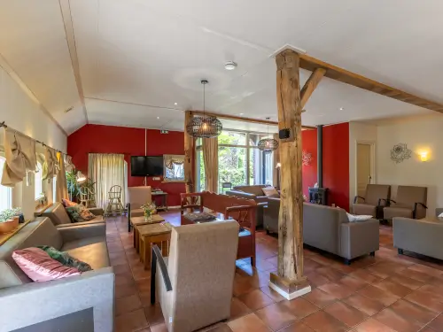 Groepsverblijf met verwarmde speelruimte, hottub & pizza oven