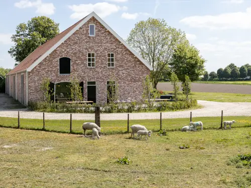 Nieuw - Vakantieboerderij met 10 privé-kamers in Zeeland