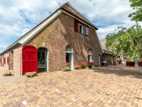 Groot vakantieverblijf in de uiterwaarden van de Rijn
