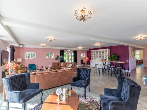 Luxe vakantiehuis met buitenzwembad, sauna & overdekt terras