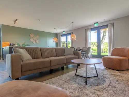 Luxe familie accommodatie met privétuin en hottub
