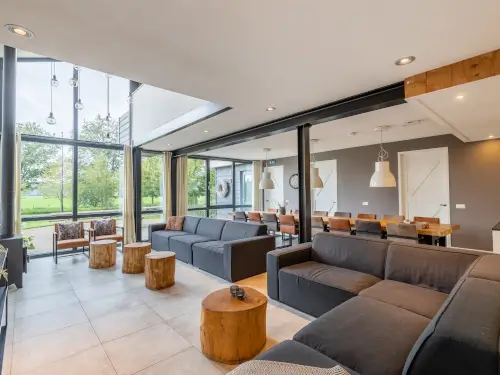 Luxe familiehuis met recreatieruimte en bioscoop