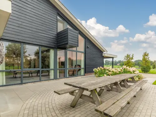 Luxe familiehuis met recreatieruimte en bioscoop
