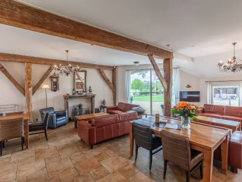 Groepshuis met sauna en groot speelveld