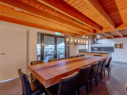 Duurzaam gebouwd familiehuis met buitenkeuken
