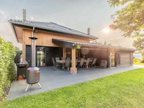 Duurzaam gebouwd familiehuis met buitenkeuken