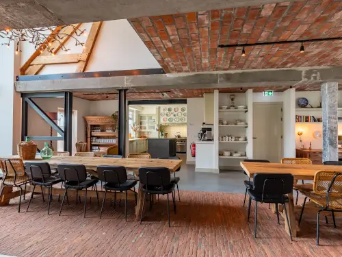 Luxe groepshuis op de Veluwe met zwemvijver & sauna