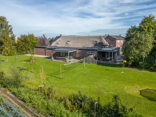 Oude boerderij verbouwd tot luxe familiehuis
