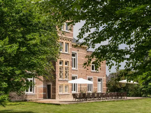 Nieuw - Historisch kasteel tussen Maastricht en Luik
