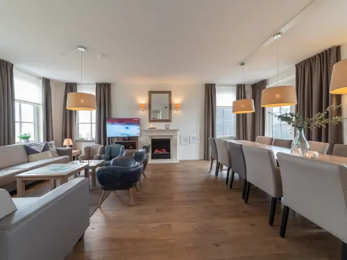 Twee luxe familiehuizen nabij het strand