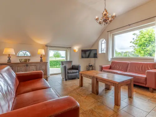 Groepshuis met sauna en groot speelveld