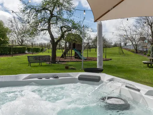 Authentiek pand met sauna, bubbelbad en bar