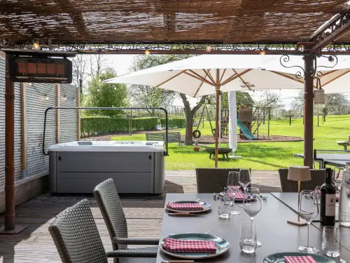 Authentiek pand met sauna, bubbelbad en bar