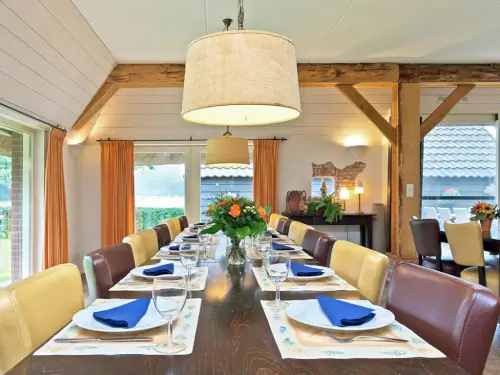 Familiehuis met grote tuin en speelvoorzieningen
